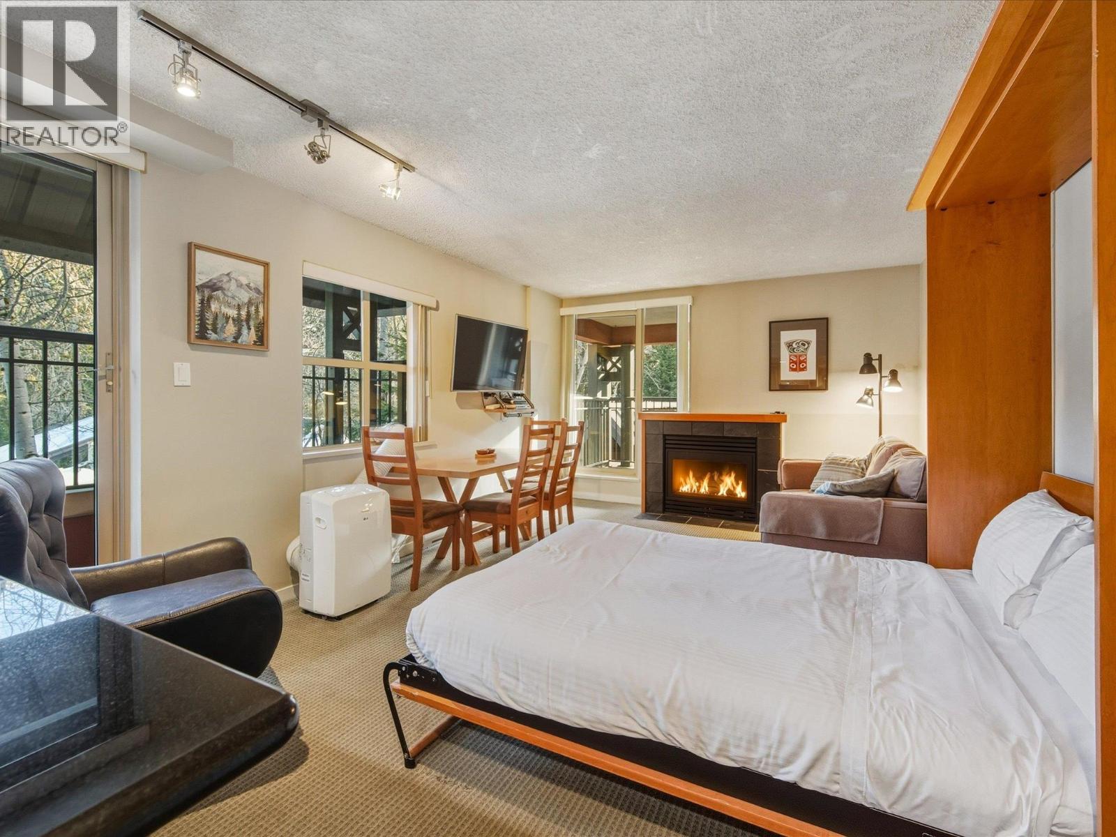 3308 4295 Blackcomb Way, Whistler, British Columbia  V8E 0X2 - Photo 3 - R3087389