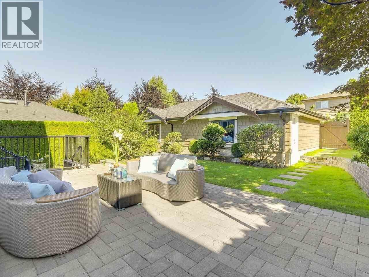 2069 W 28th Avenue, Vancouver, British Columbia  V6J 2Y8 - Photo 2 - R3087398