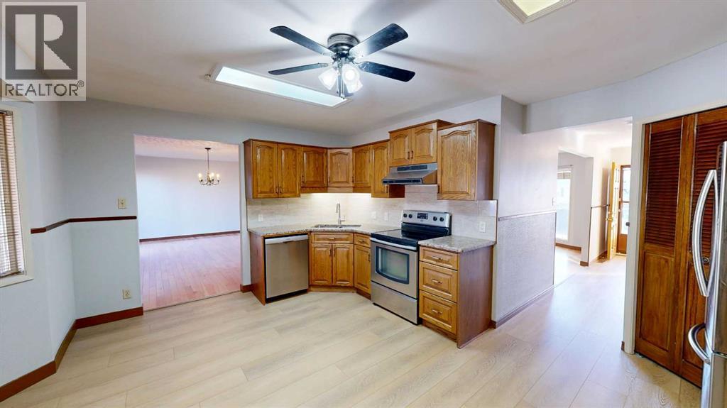 1714 St Andrew Road N, Lethbridge, Alberta  T1H 4L8 - Photo 4 - A2276559