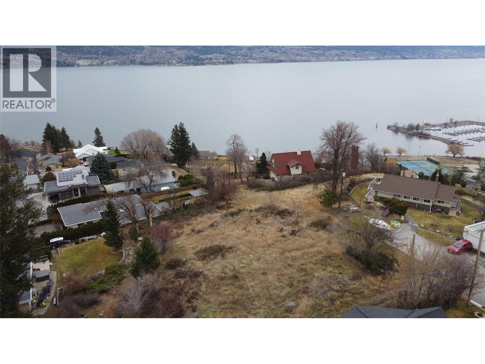 Century Street Unit# 5716 Summerland Photo 2