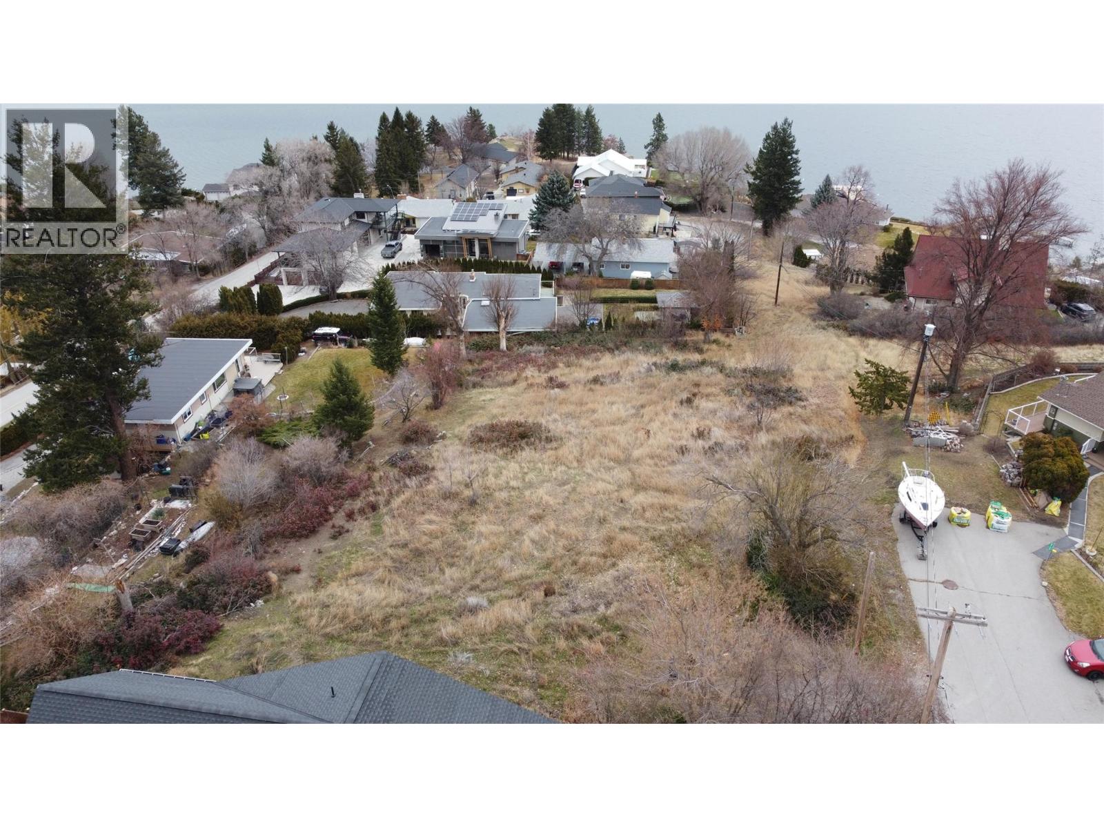 Century Street Unit# 5716 Summerland Photo 4