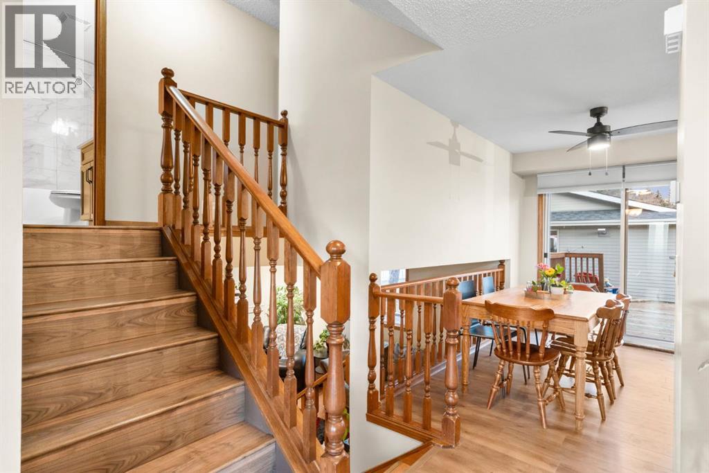 10 Carolina Drive W, Cochrane, Alberta  T4C 1C2 - Photo 8 - A2284084