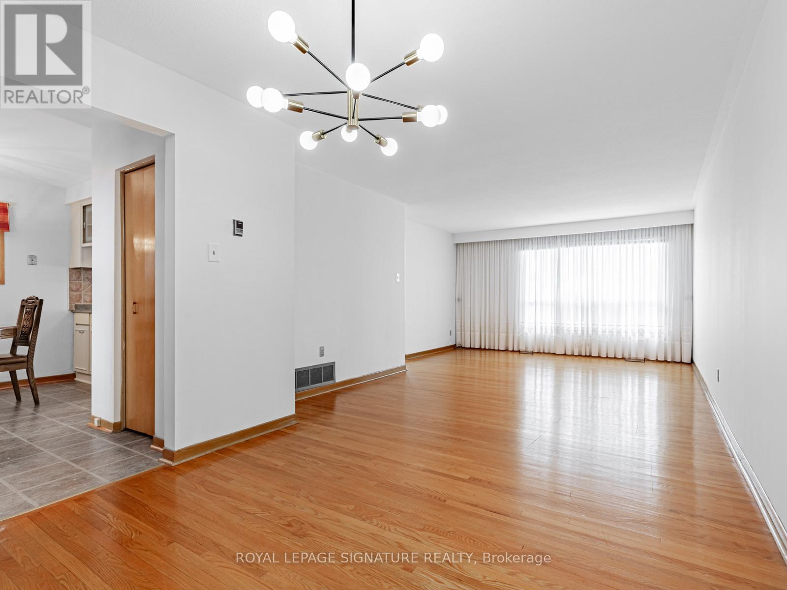 33 Ladner Drive, Toronto, Ontario  M2J 3Z8 - Photo 3 - C12766634