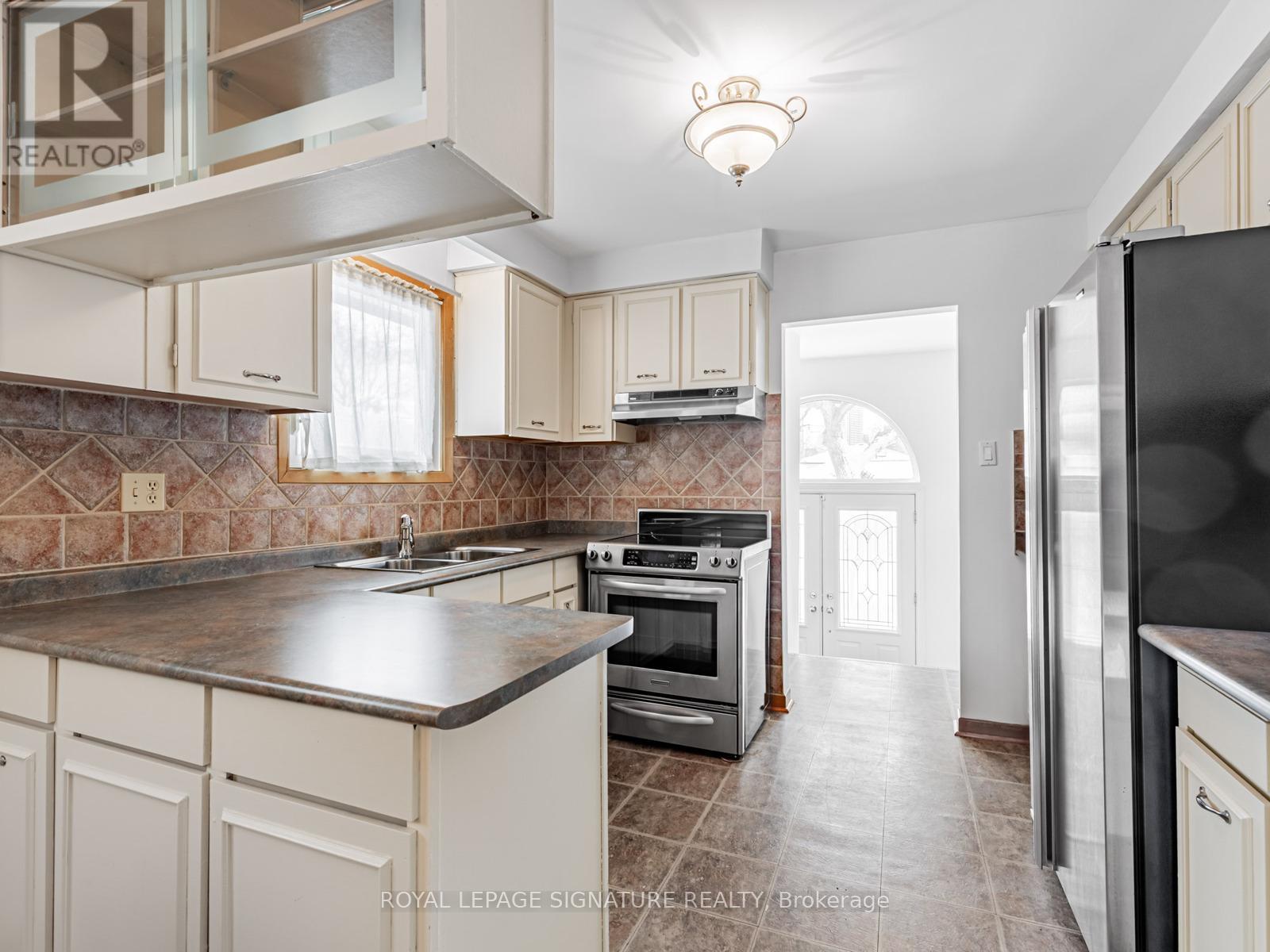 33 Ladner Drive, Toronto, Ontario  M2J 3Z8 - Photo 9 - C12766634