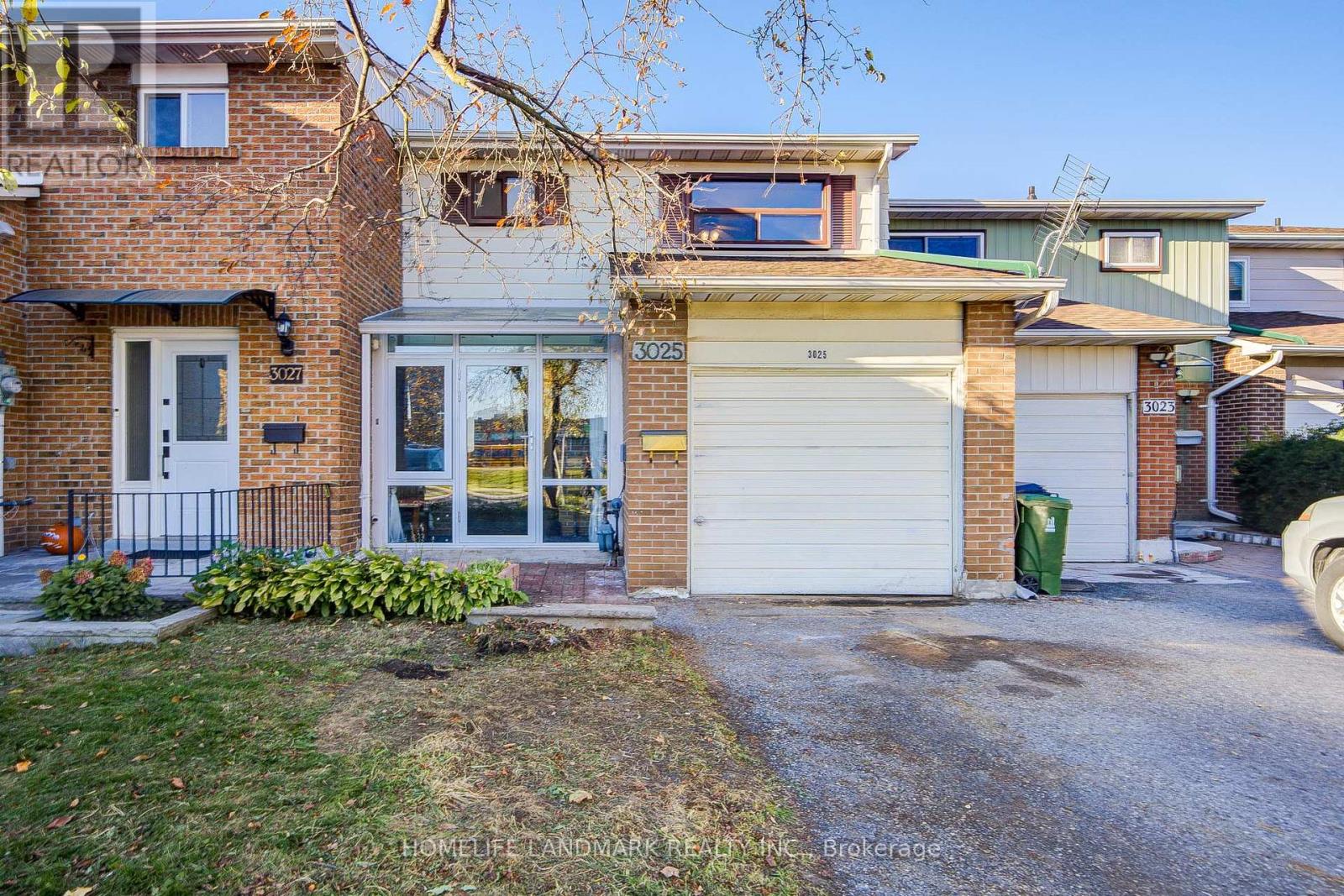 3025 Bridletowne Circle, Toronto, Ontario  M1W 2C9 - Photo 3 - E12766666