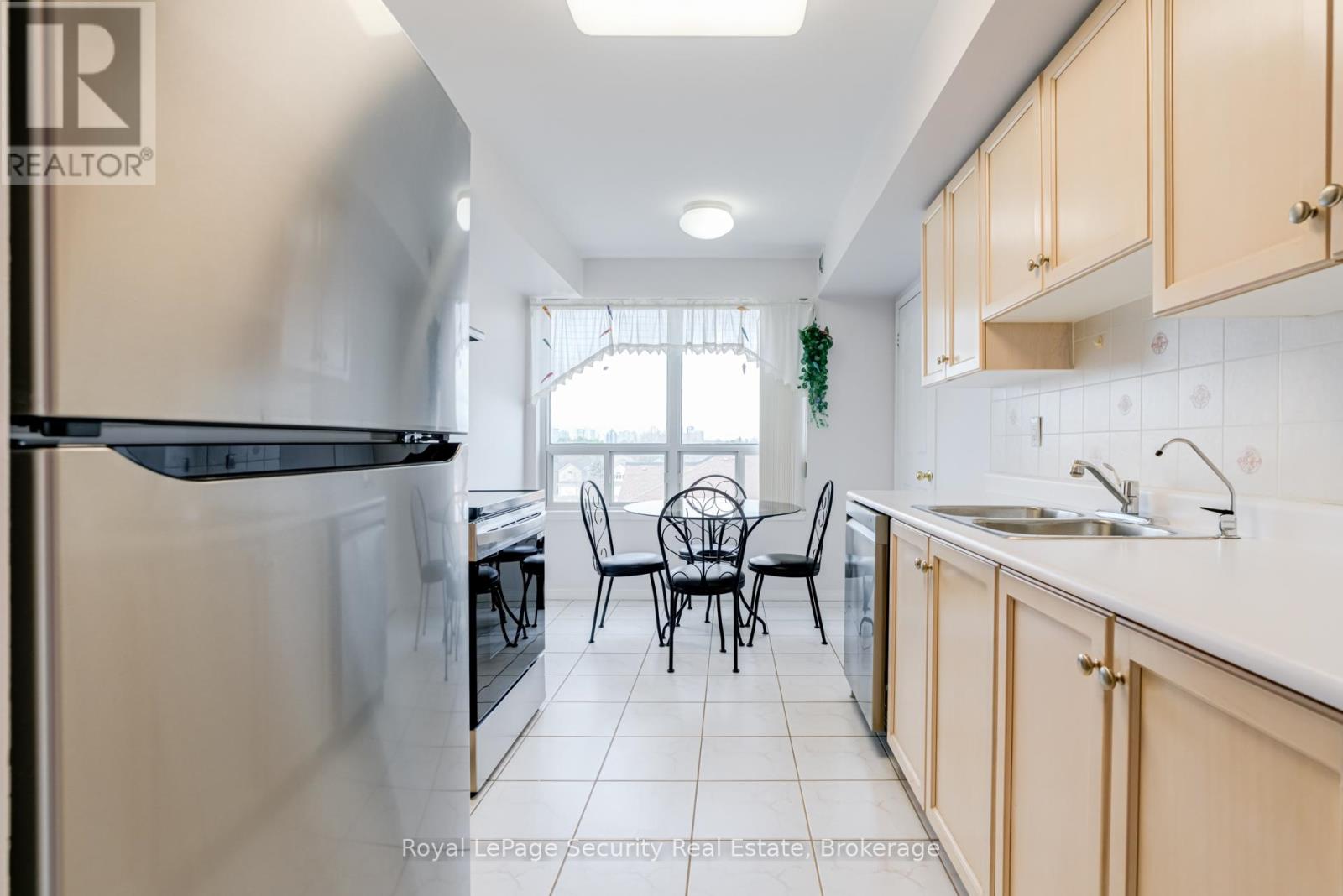 512 - 1 Emerald Lane, Vaughan, Ontario  L4J 8N2 - Photo 14 - N12766654