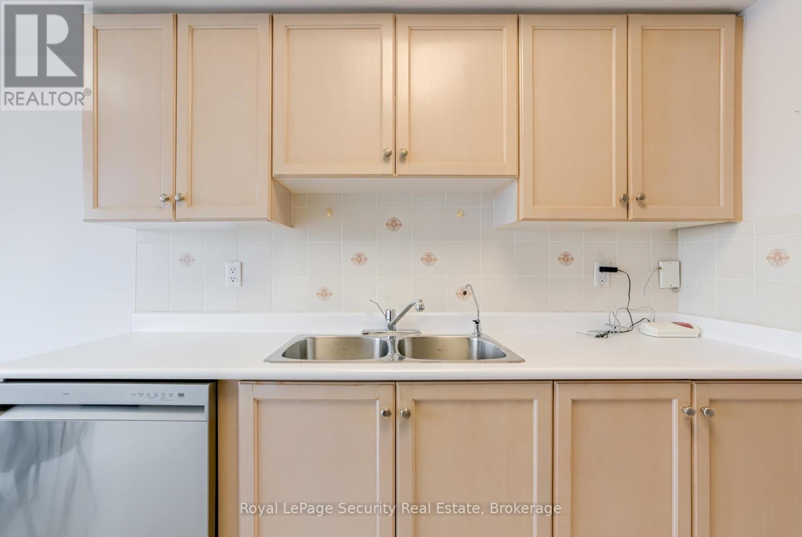 512 - 1 Emerald Lane, Vaughan, Ontario  L4J 8N2 - Photo 15 - N12766654