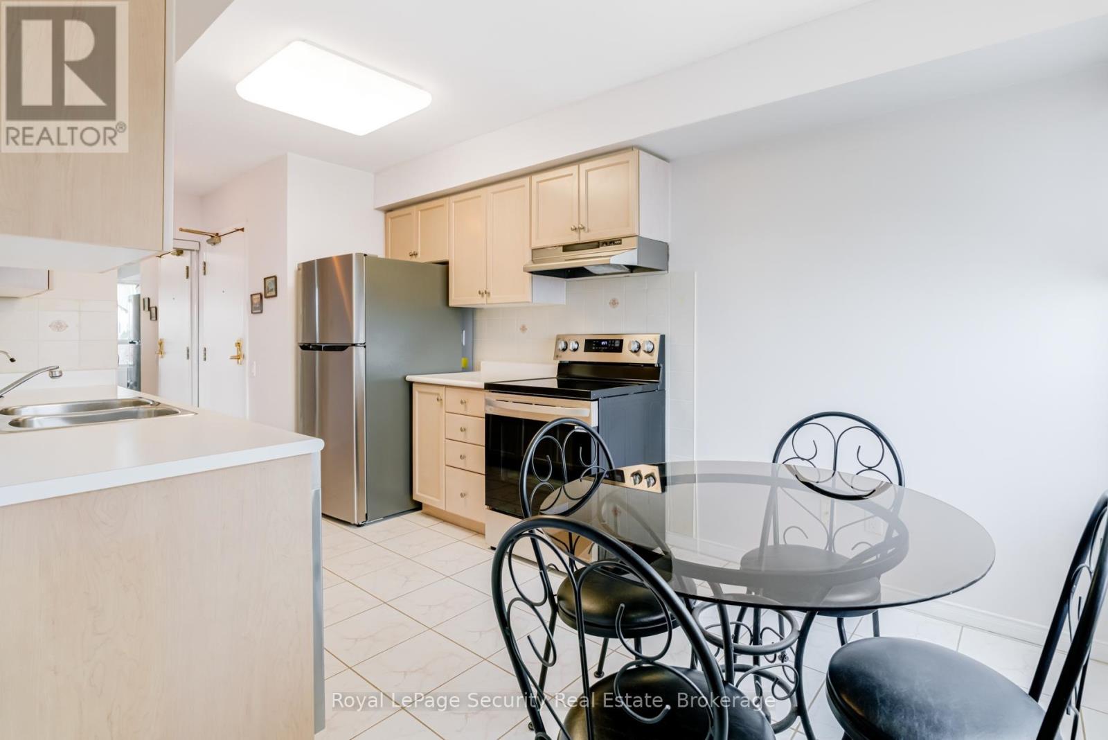 512 - 1 Emerald Lane, Vaughan, Ontario  L4J 8N2 - Photo 18 - N12766654