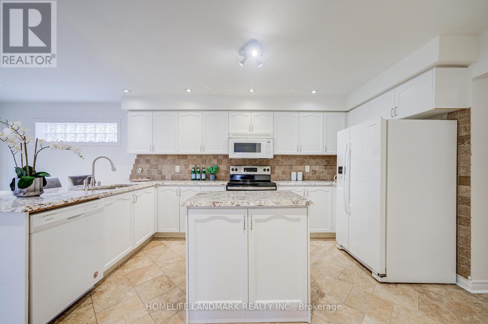 223 Deerglen Terrace, Aurora, Ontario  L4G 6Y5 - Photo 17 - N12766672