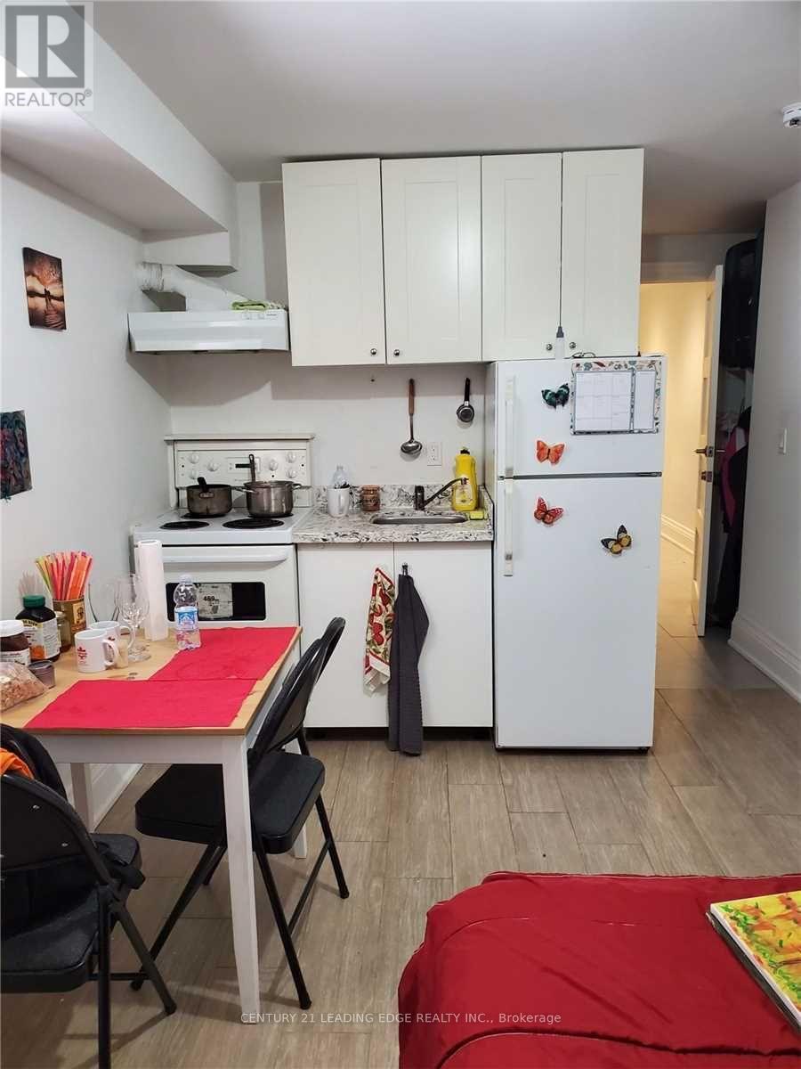 Lower 1 - 140 Gowan Avenue, Toronto, Ontario  M4J 2K6 - Photo 3 - E12766642