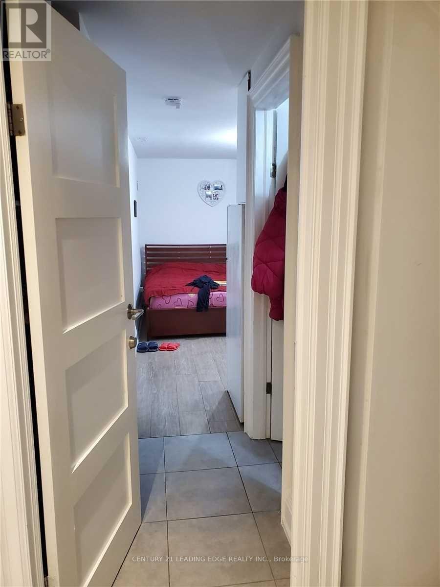 Lower 1 - 140 Gowan Avenue, Toronto, Ontario  M4J 2K6 - Photo 2 - E12766642