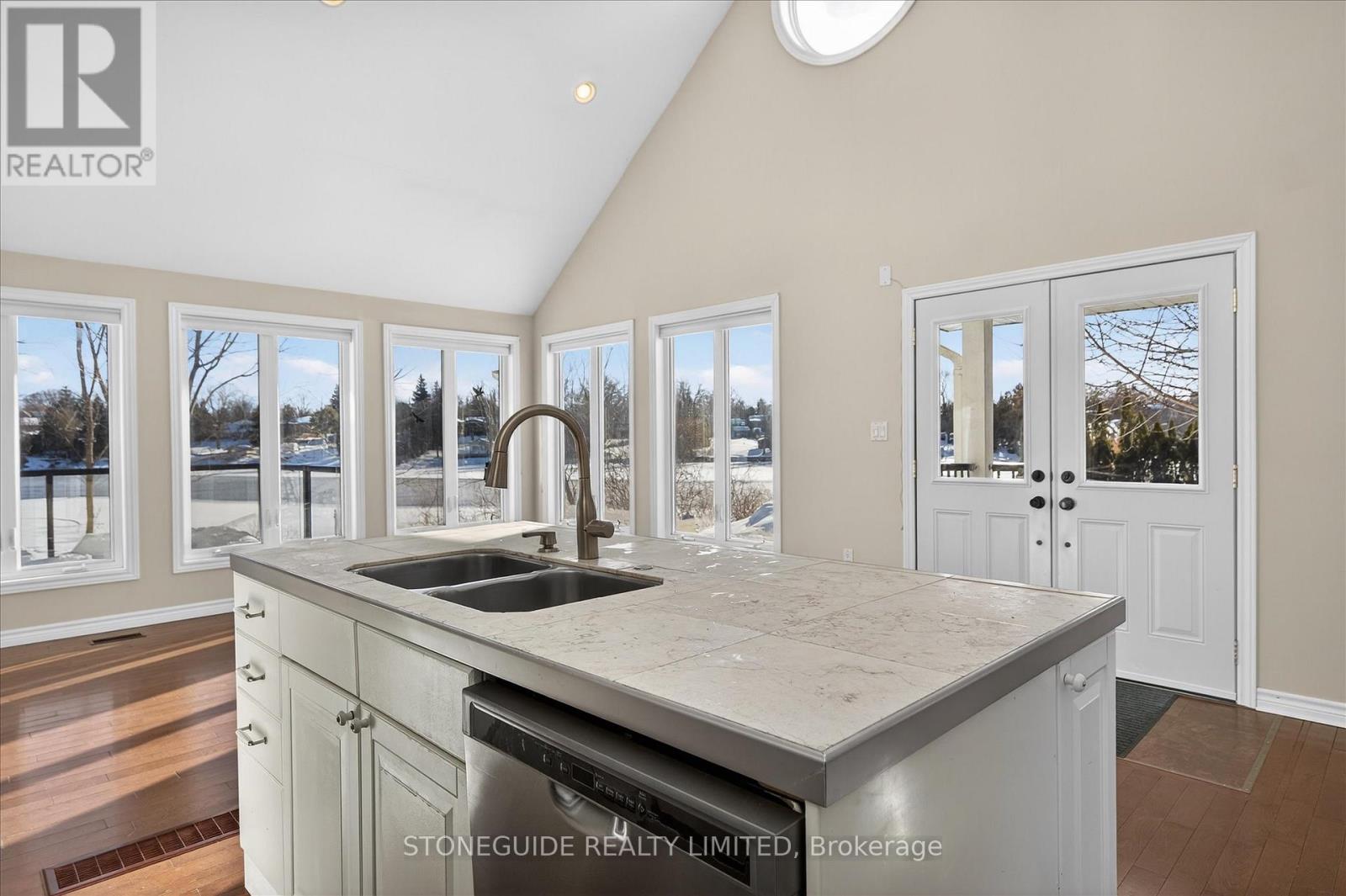 122 Fradette Avenue, Peterborough, Ontario  K9J 1T5 - Photo 8 - X12764870