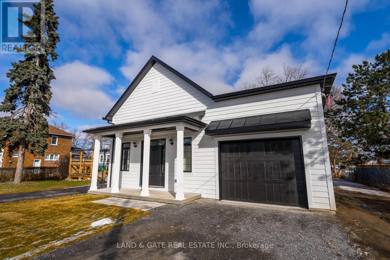 127 Gibbons Street, Oshawa, Ontario  L1J 4Y1 - Photo 1 - E12766178