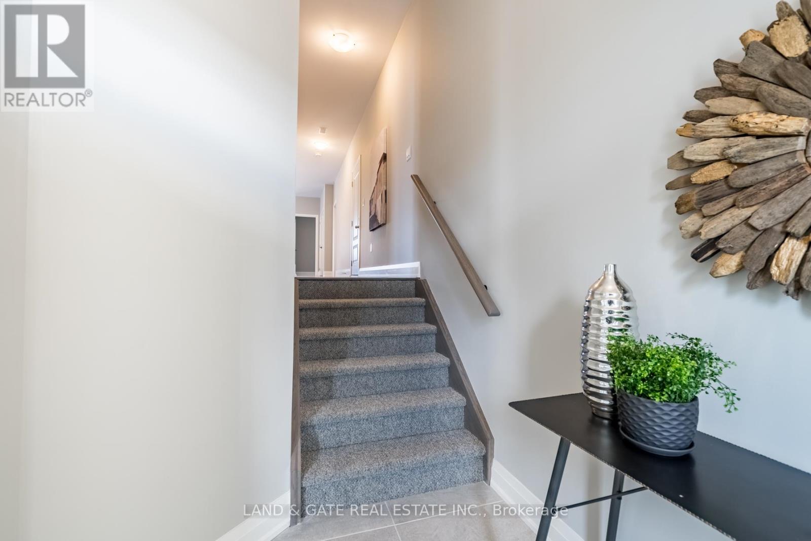 127 Gibbons Street, Oshawa, Ontario  L1J 4Y1 - Photo 3 - E12766178