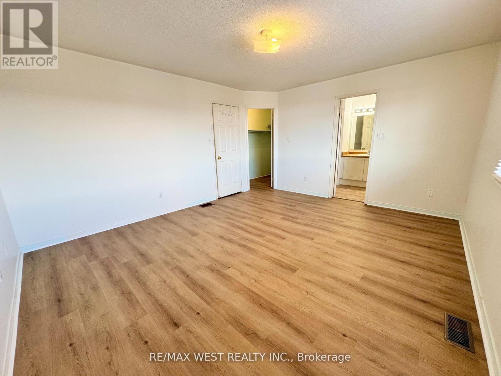 98 Four Seasons Circle, Brampton, Ontario  L7A 2A8 - Photo 22 - W12766584