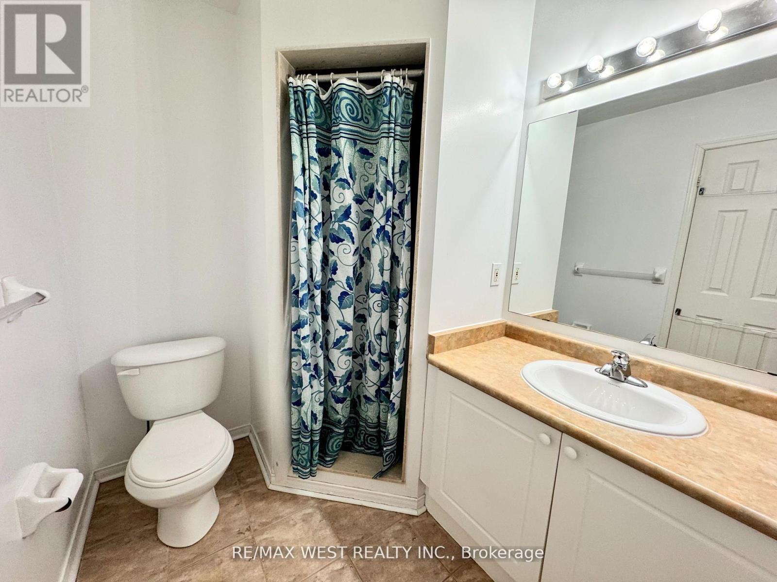 98 Four Seasons Circle, Brampton, Ontario  L7A 2A8 - Photo 24 - W12766584