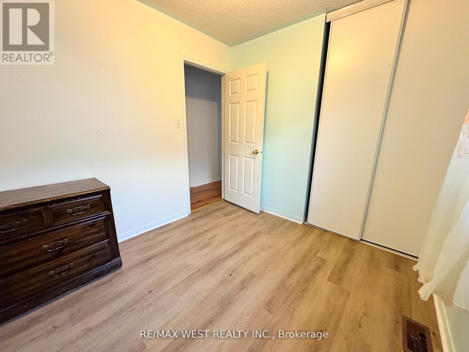 98 Four Seasons Circle, Brampton, Ontario  L7A 2A8 - Photo 29 - W12766584