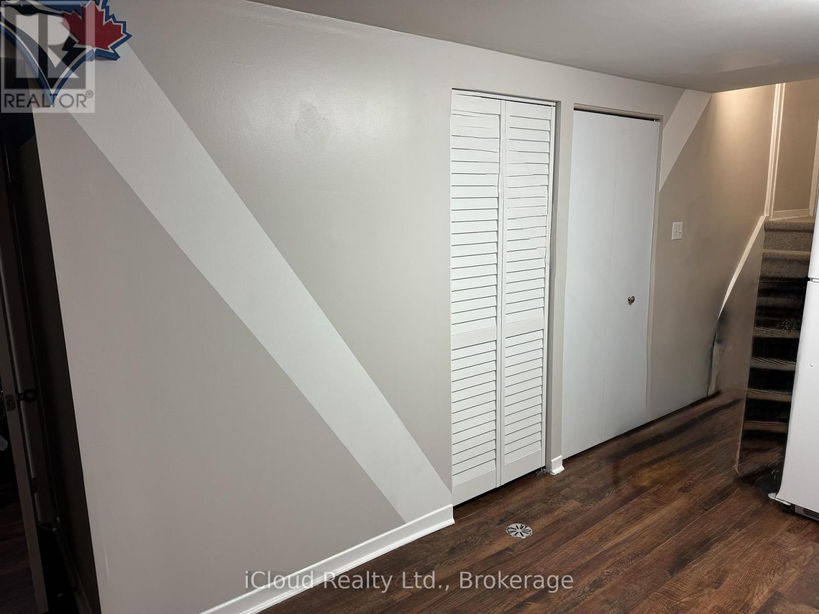 82 Judith Crescent, Brampton, Ontario  L6S 3J4 - Photo 3 - W12766588