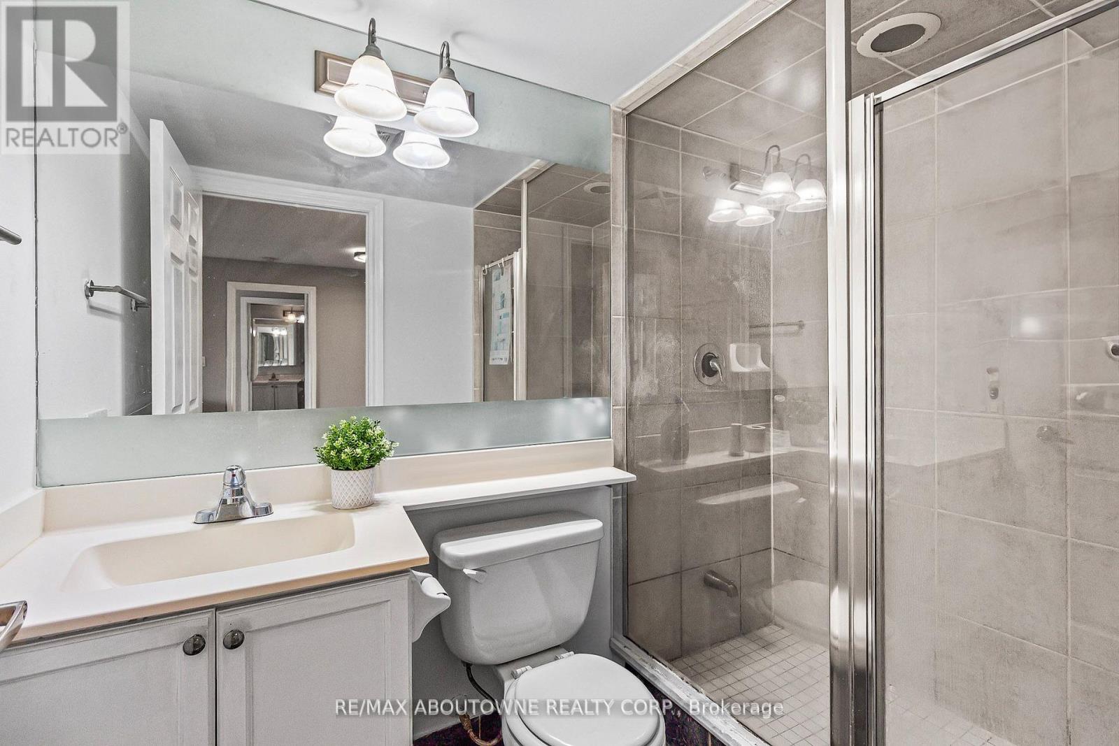 401 - 310 Burnhamthorpe Road W, Mississauga, Ontario  L5B 4P9 - Photo 16 - W12766590