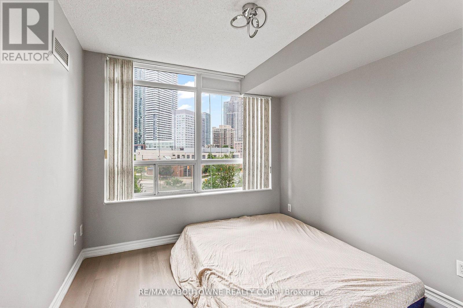 401 - 310 Burnhamthorpe Road W, Mississauga, Ontario  L5B 4P9 - Photo 18 - W12766590