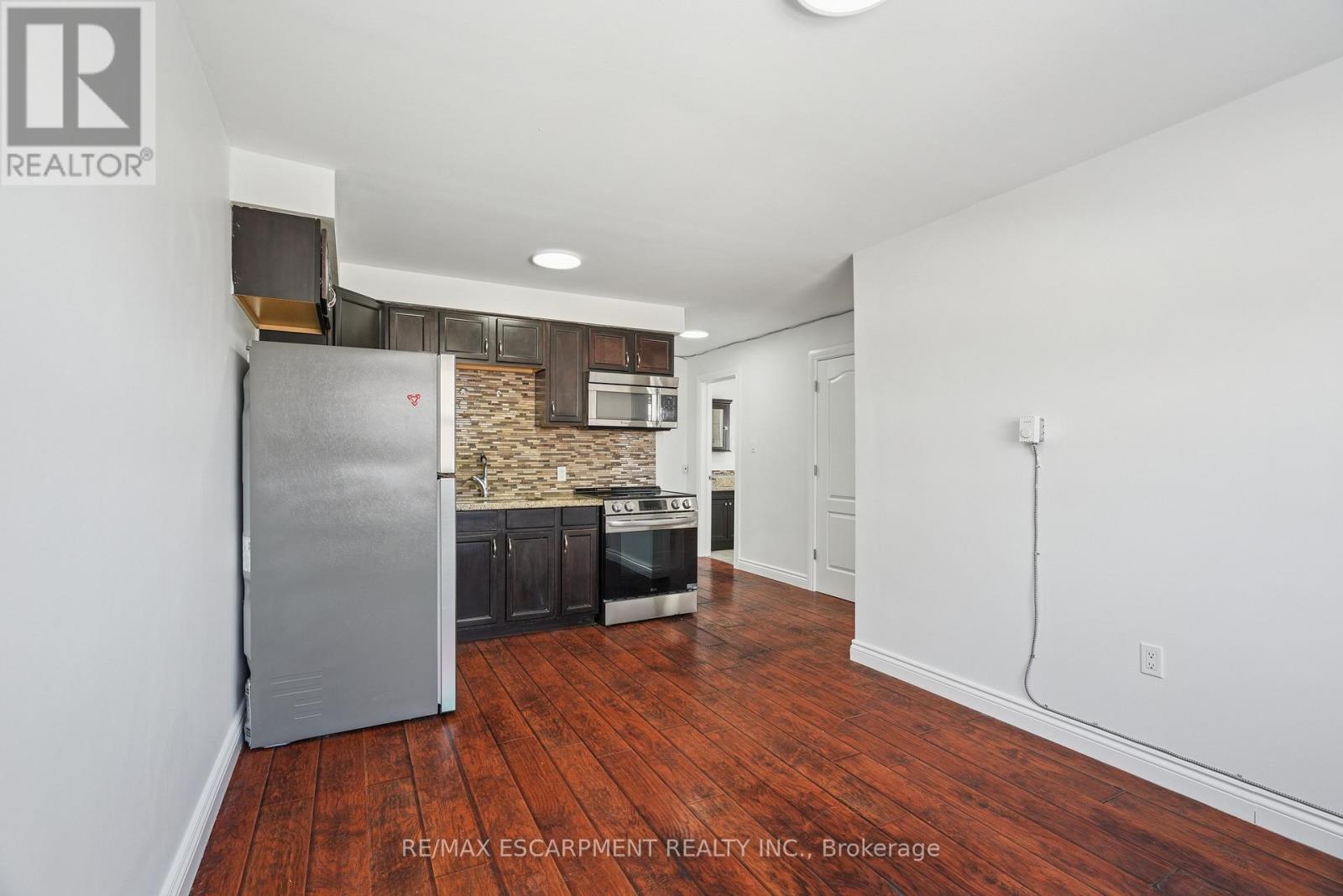 #4 - 1 Elgin Street N, Halton Hills, Ontario  L7J 2B2 - Photo 17 - W12766608