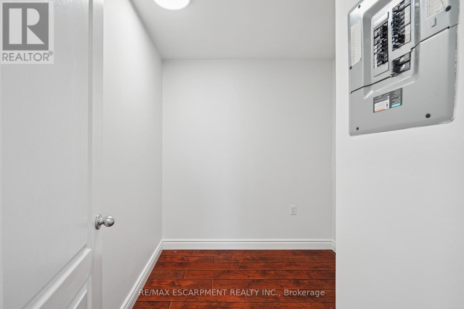 #4 - 1 Elgin Street N, Halton Hills, Ontario  L7J 2B2 - Photo 22 - W12766608