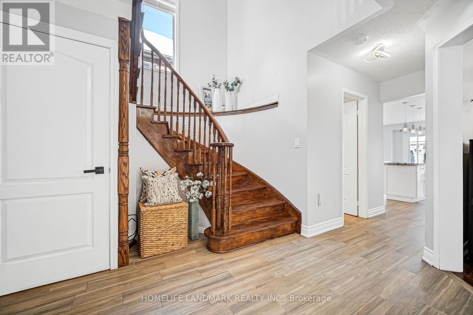 5303 Russell View Road, Mississauga, Ontario  L5M 5W1 - Photo 8 - W12766612