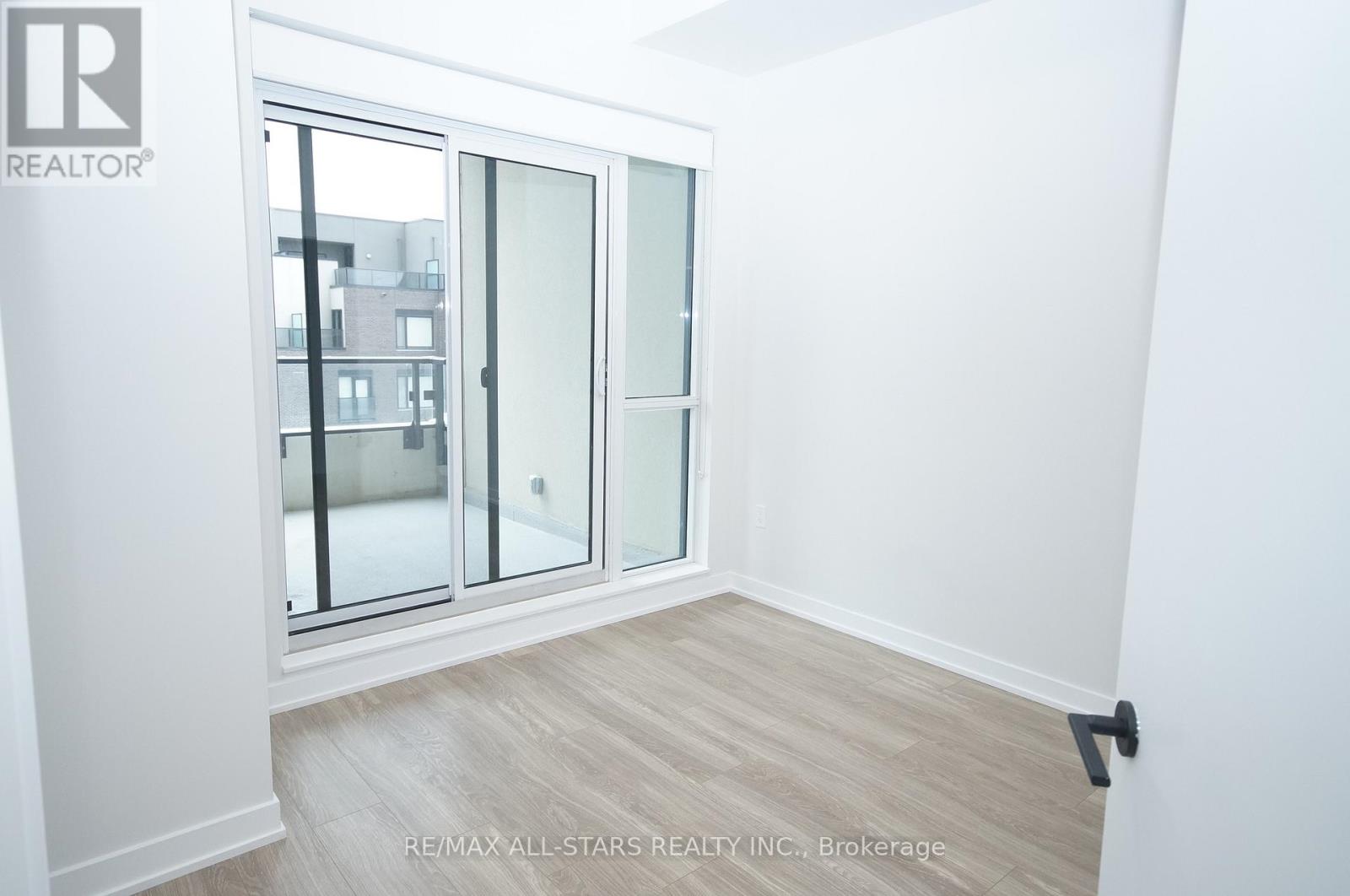 #301 - 4085 Parkside Village Drive W, Mississauga, Ontario  L5B 0K9 - Photo 9 - W12766650