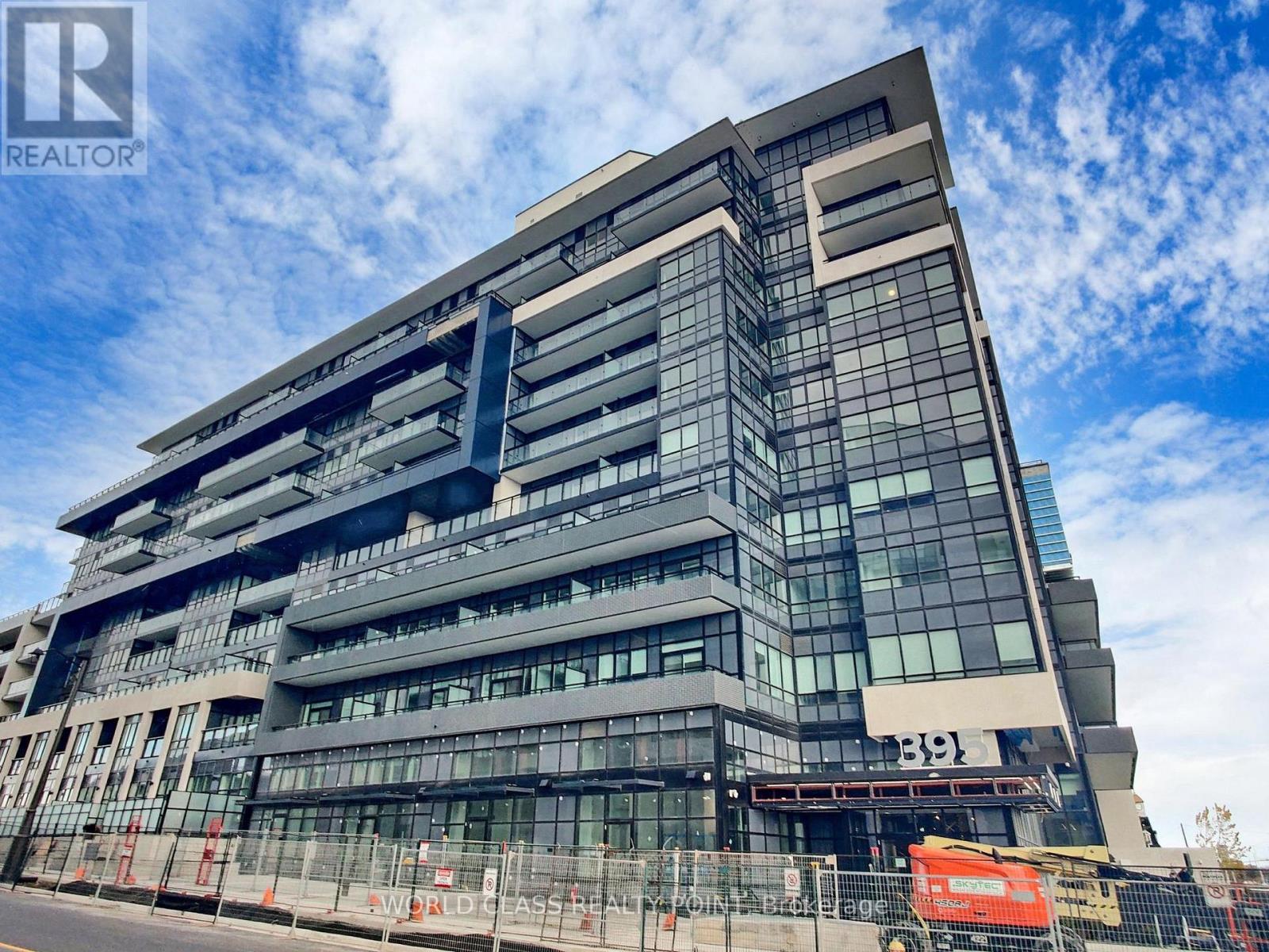 818 - 395 Dundas Street W, Oakville, Ontario  L6M 5R8 - Photo 1 - W12766670