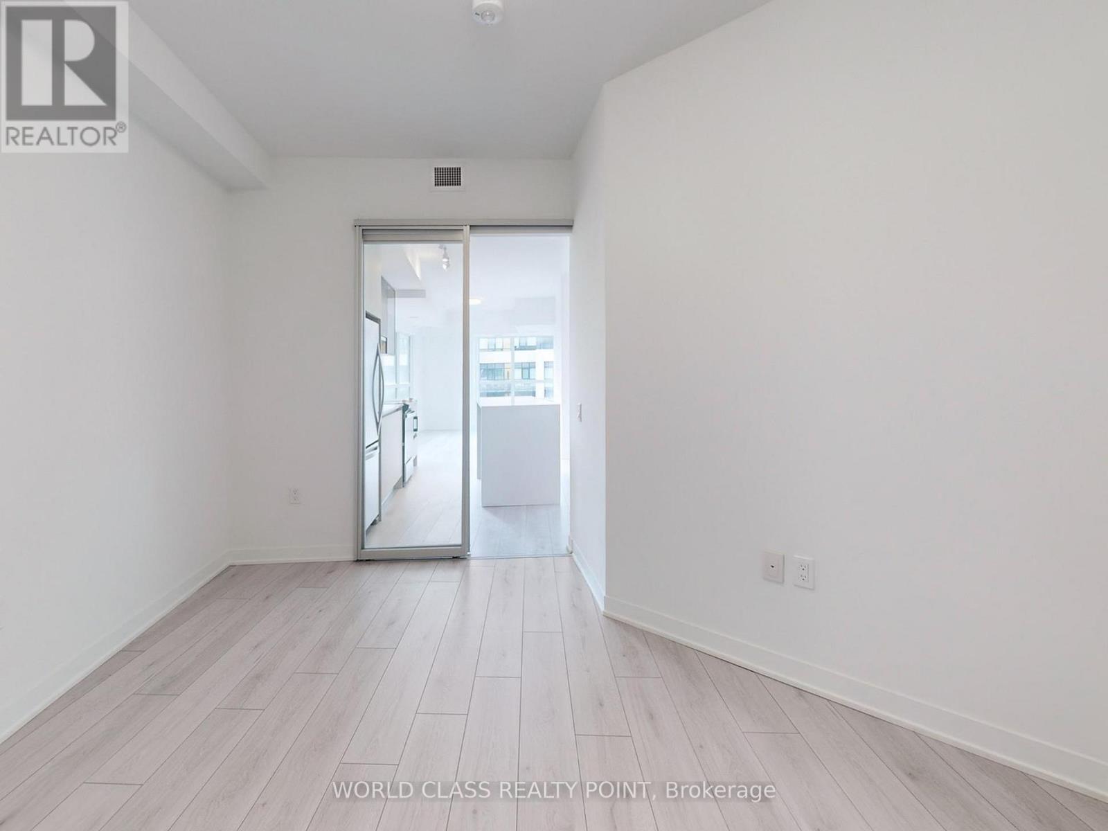 818 - 395 Dundas Street W, Oakville, Ontario  L6M 5R8 - Photo 18 - W12766670