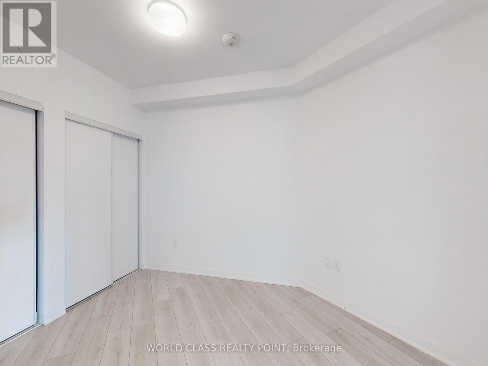 818 - 395 Dundas Street W, Oakville, Ontario  L6M 5R8 - Photo 21 - W12766670