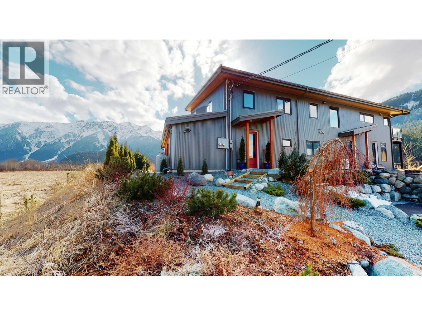 1380 Collins Road, Pemberton, British Columbia  V0N 2L1 - Photo 3 - R3087390