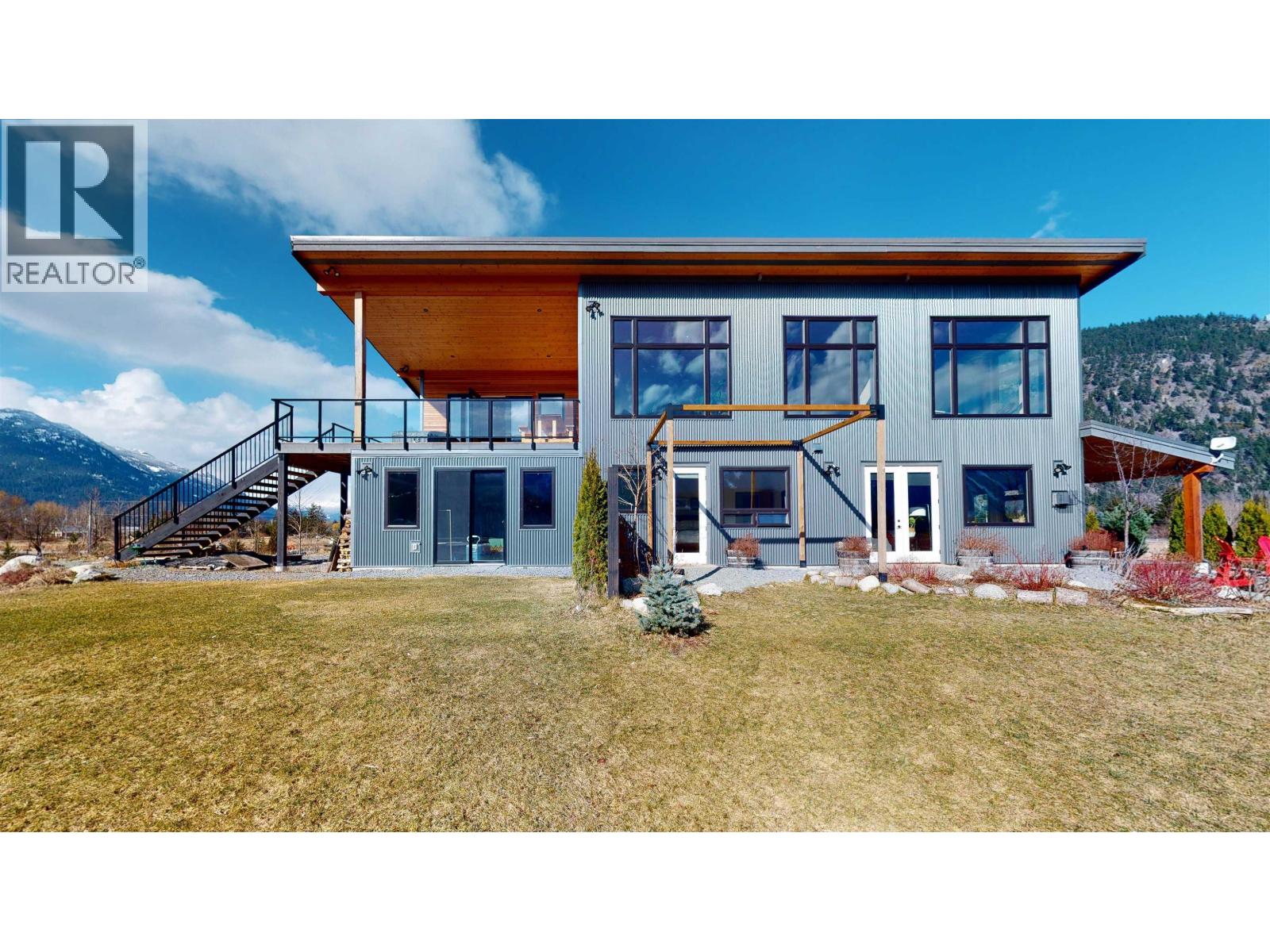 1380 Collins Road, Pemberton, British Columbia  V0N 2L1 - Photo 4 - R3087390