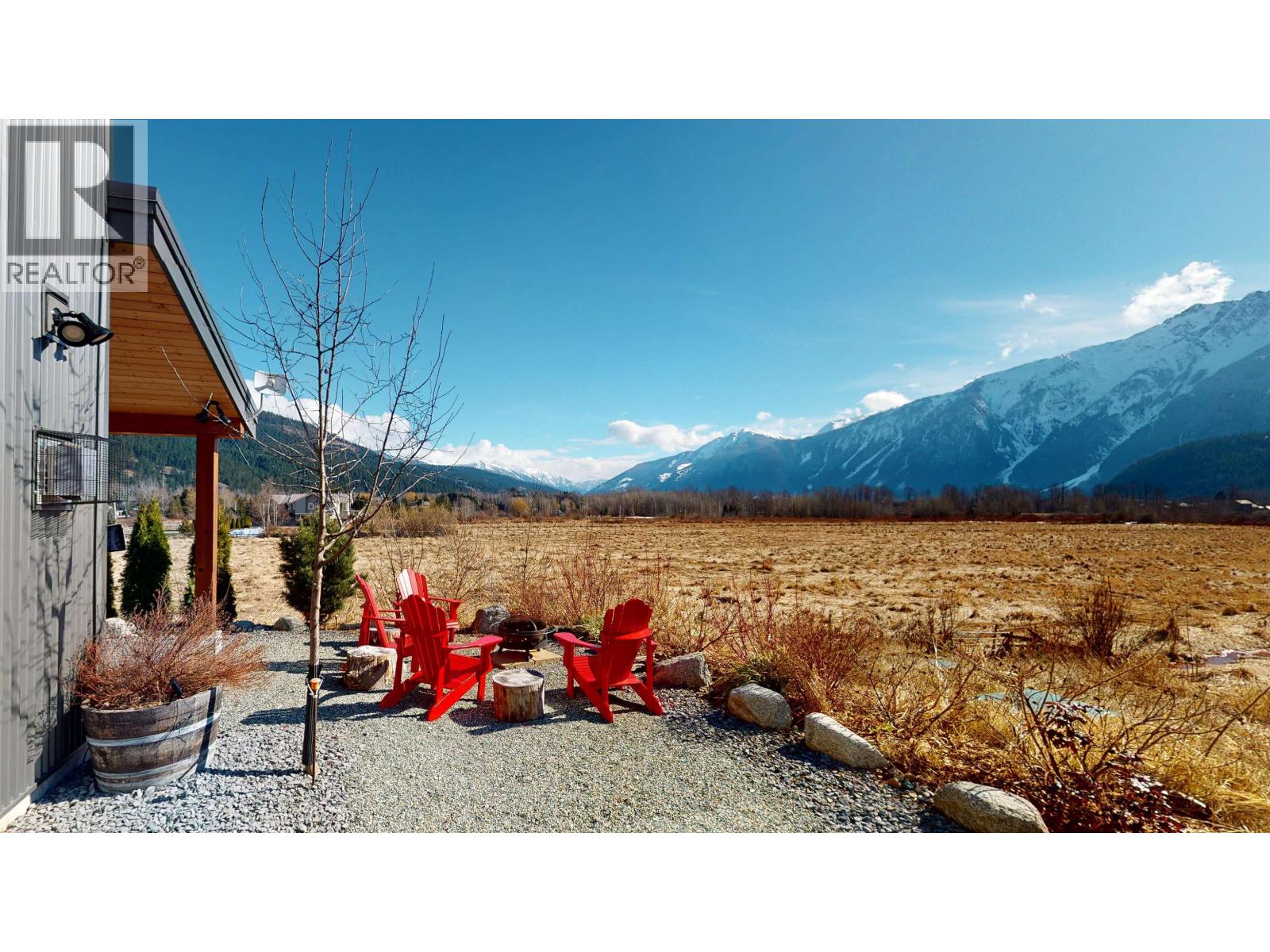 1380 Collins Road, Pemberton, British Columbia  V0N 2L1 - Photo 6 - R3087390