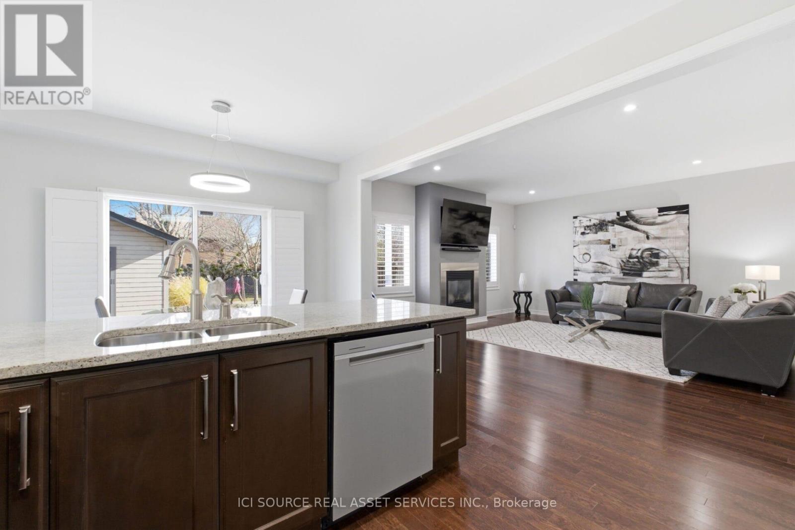 409 Valridge Drive, Hamilton, Ontario  L9G 0B2 - Photo 12 - X12766560