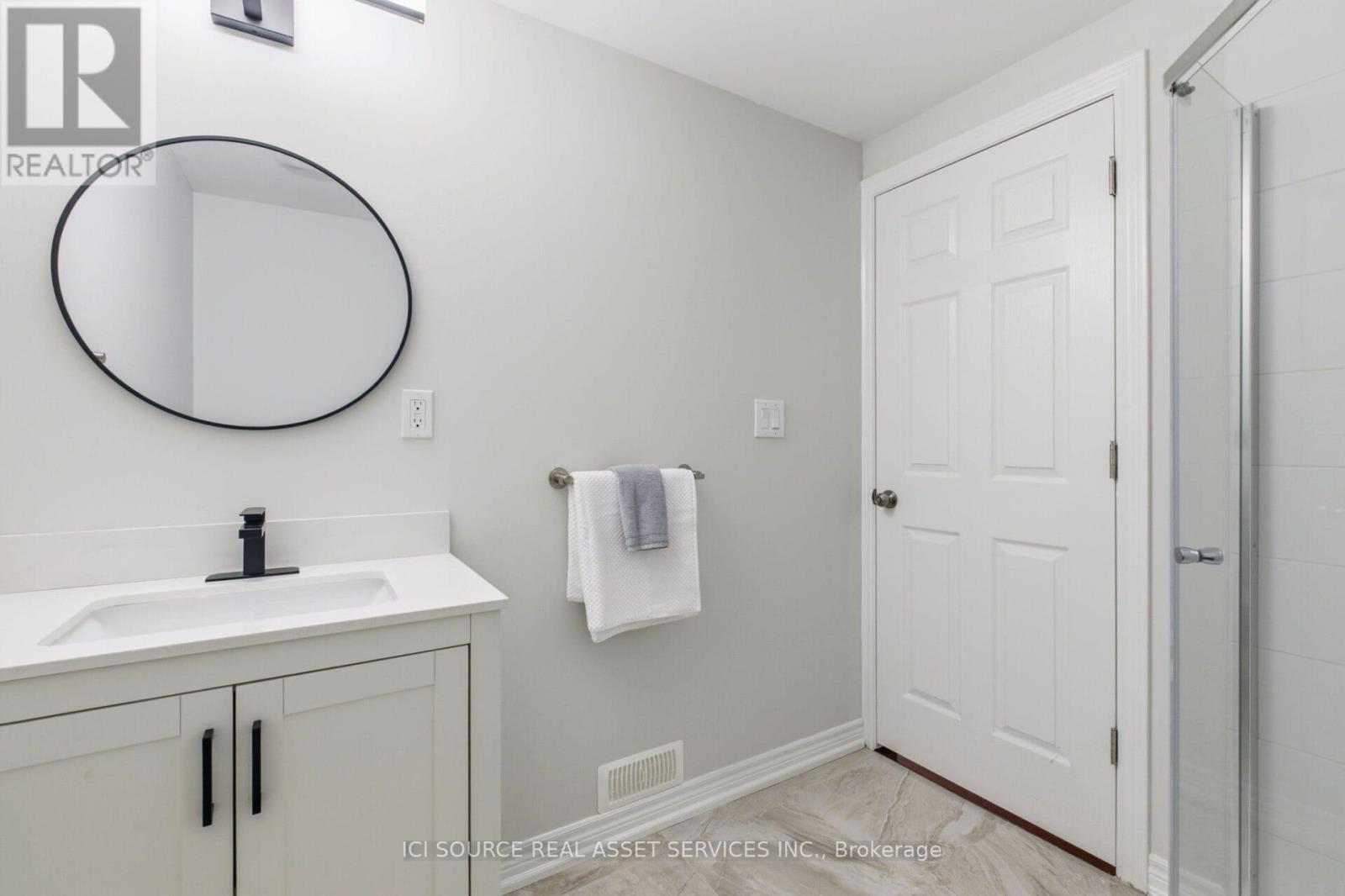 409 Valridge Drive, Hamilton, Ontario  L9G 0B2 - Photo 32 - X12766560