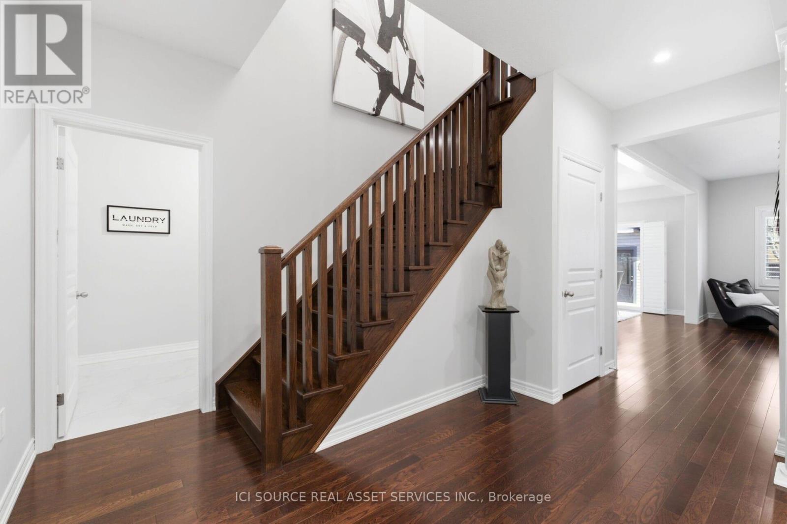 409 Valridge Drive, Hamilton, Ontario  L9G 0B2 - Photo 6 - X12766560