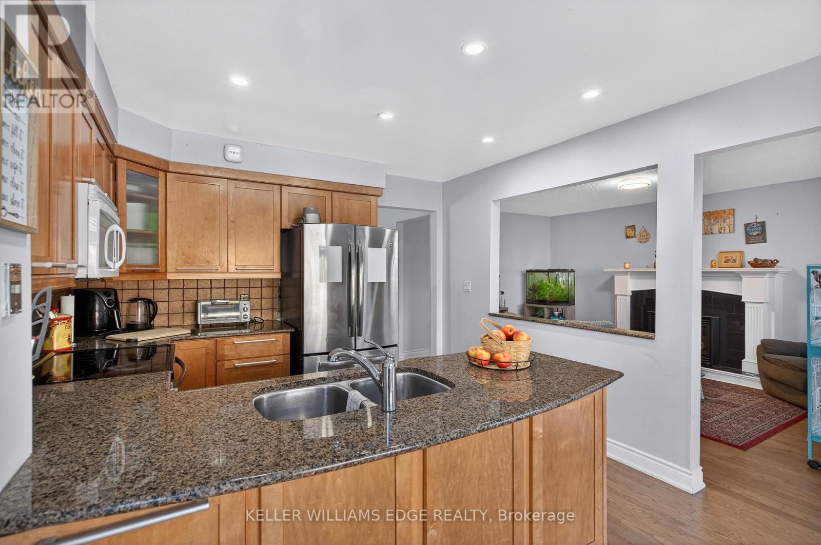 5 Giffin Road, Hamilton, Ontario  L9H 6S1 - Photo 11 - X12766576