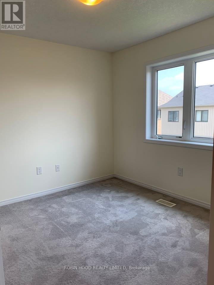 18 Cromarty Avenue, Haldimand, Ontario  N3W 0B6 - Photo 13 - X12766632