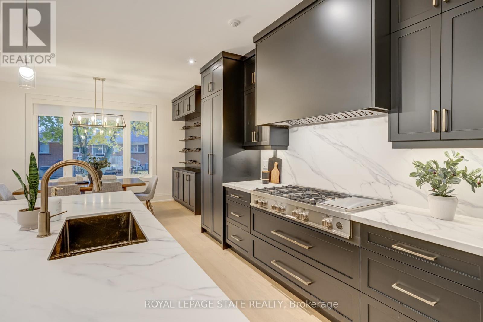 102 Cumming Court, Hamilton, Ontario  L9G 1V3 - Photo 11 - X12766668