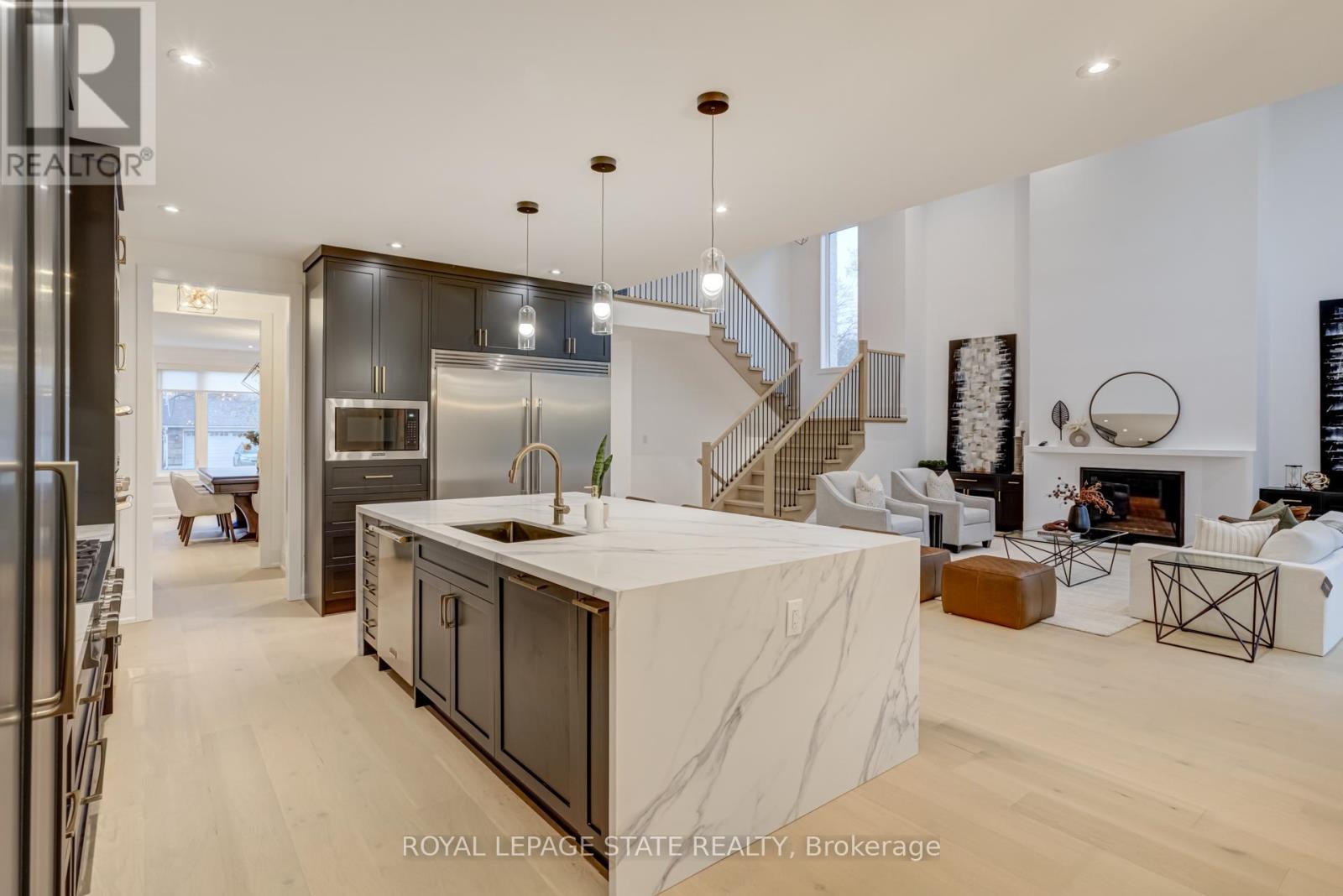 102 Cumming Court, Hamilton, Ontario  L9G 1V3 - Photo 12 - X12766668