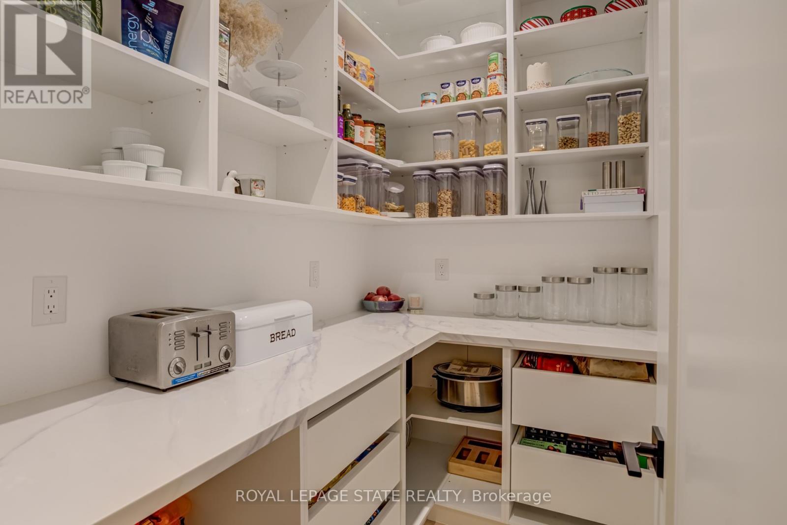 102 Cumming Court, Hamilton, Ontario  L9G 1V3 - Photo 15 - X12766668