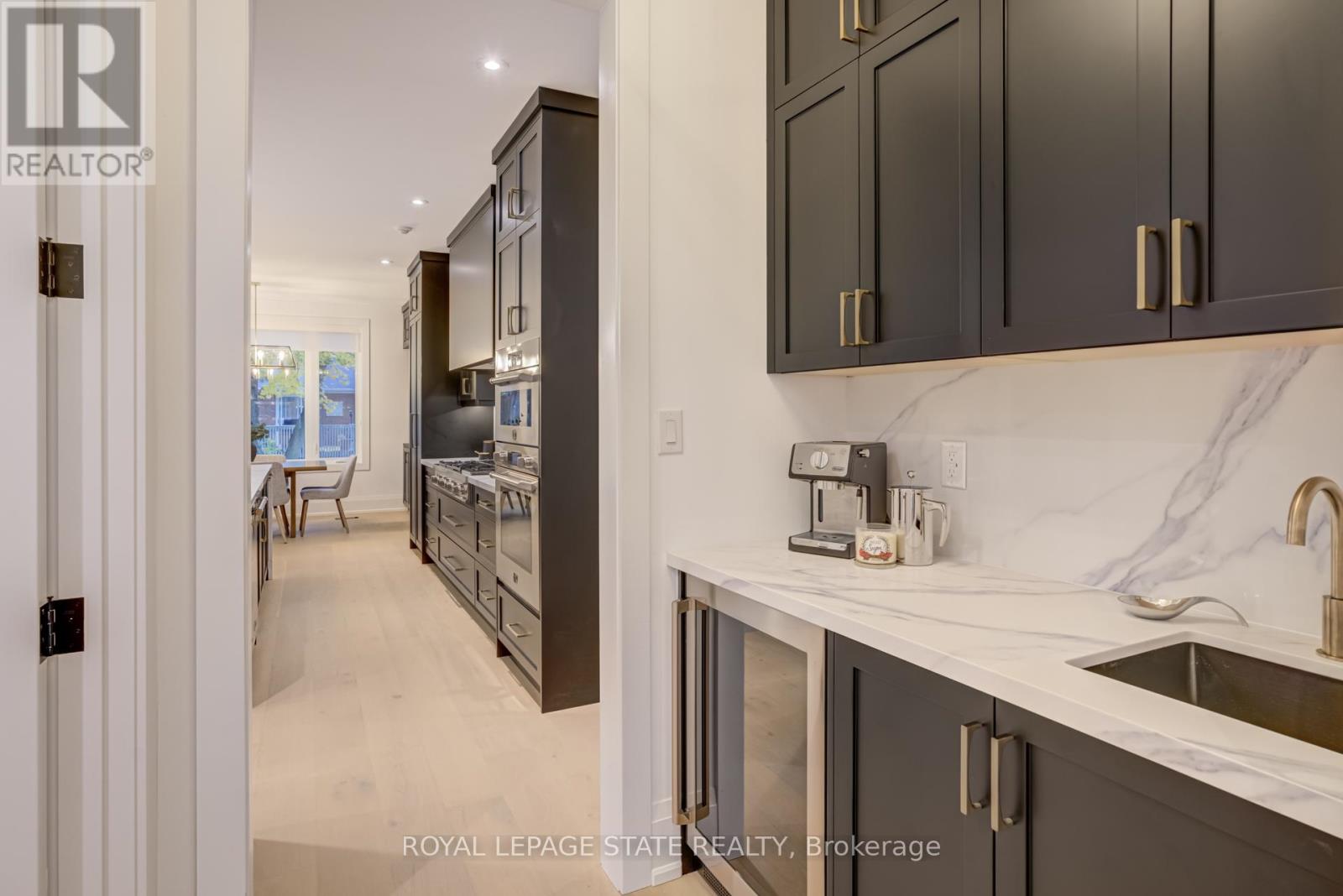 102 Cumming Court, Hamilton, Ontario  L9G 1V3 - Photo 16 - X12766668