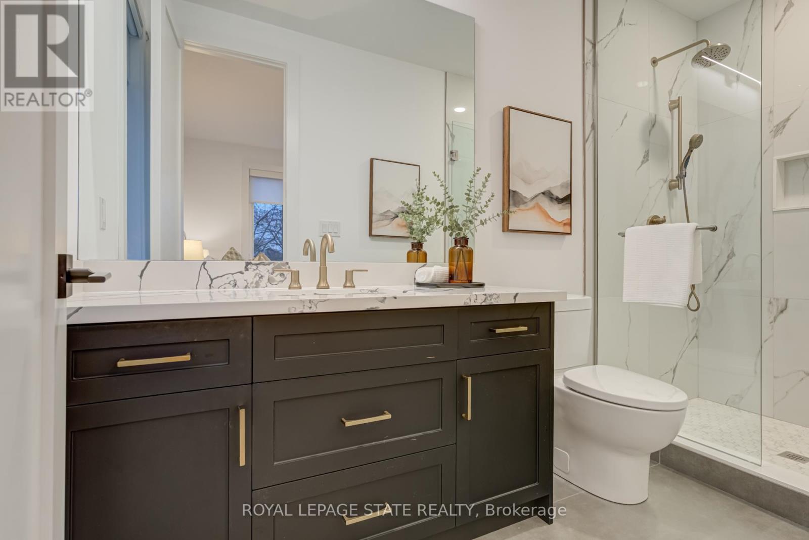 102 Cumming Court, Hamilton, Ontario  L9G 1V3 - Photo 32 - X12766668