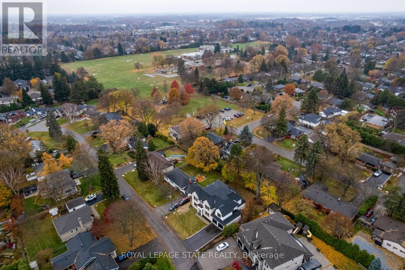 102 Cumming Court, Hamilton, Ontario  L9G 1V3 - Photo 50 - X12766668