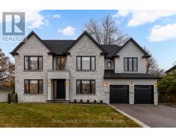 102 CUMMING COURT, Hamilton, Ontario