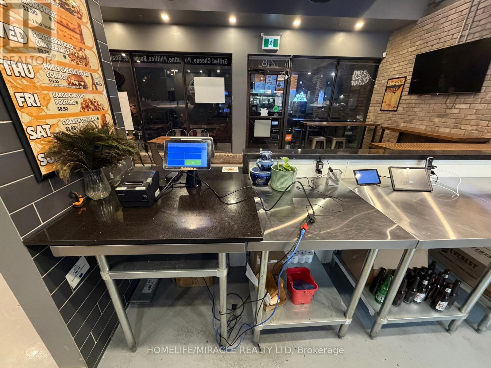 12 - 218 Silvercreek Parkway N, Guelph, Ontario  N1H 8E8 - Photo 4 - X12766678