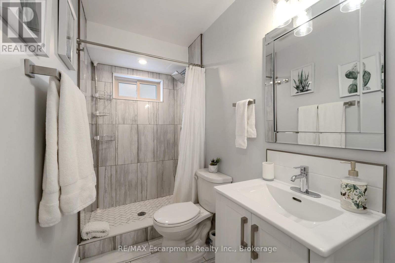 7 - 4129 Acheson Avenue, Niagara Falls, Ontario  L2E 3L8 - Photo 9 - X12766736