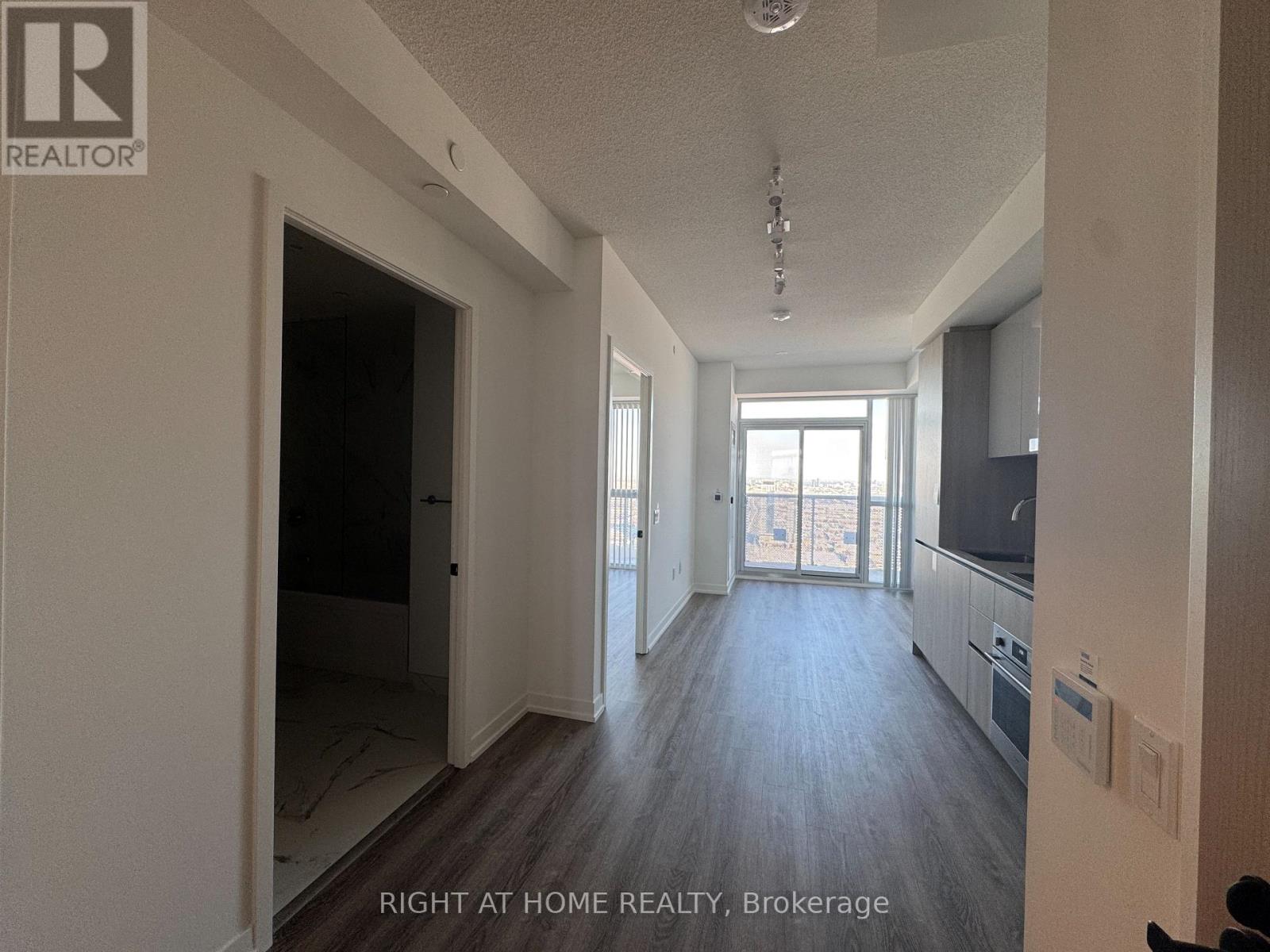 5308 - 8 Interchange Way, Vaughan (Vaughan Corporate Centre), Ontario  L4K 0R2 - Photo 4 - N12740536