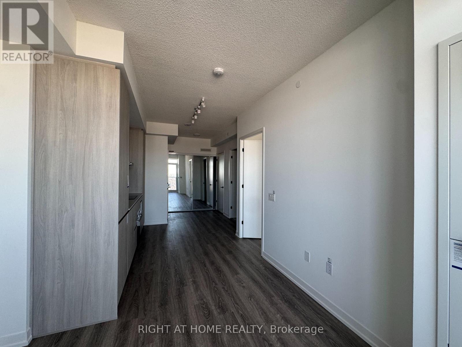 5308 - 8 Interchange Way, Vaughan (Vaughan Corporate Centre), Ontario  L4K 0R2 - Photo 8 - N12740536